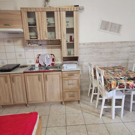 Orsi Apartman / Vendeghaz Kecskemet Luaran gambar