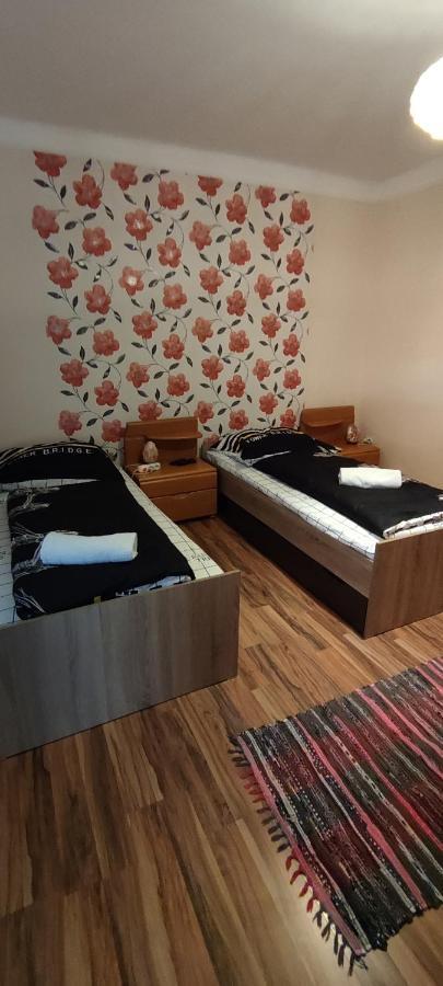Orsi Apartman / Vendeghaz Kecskemet Luaran gambar