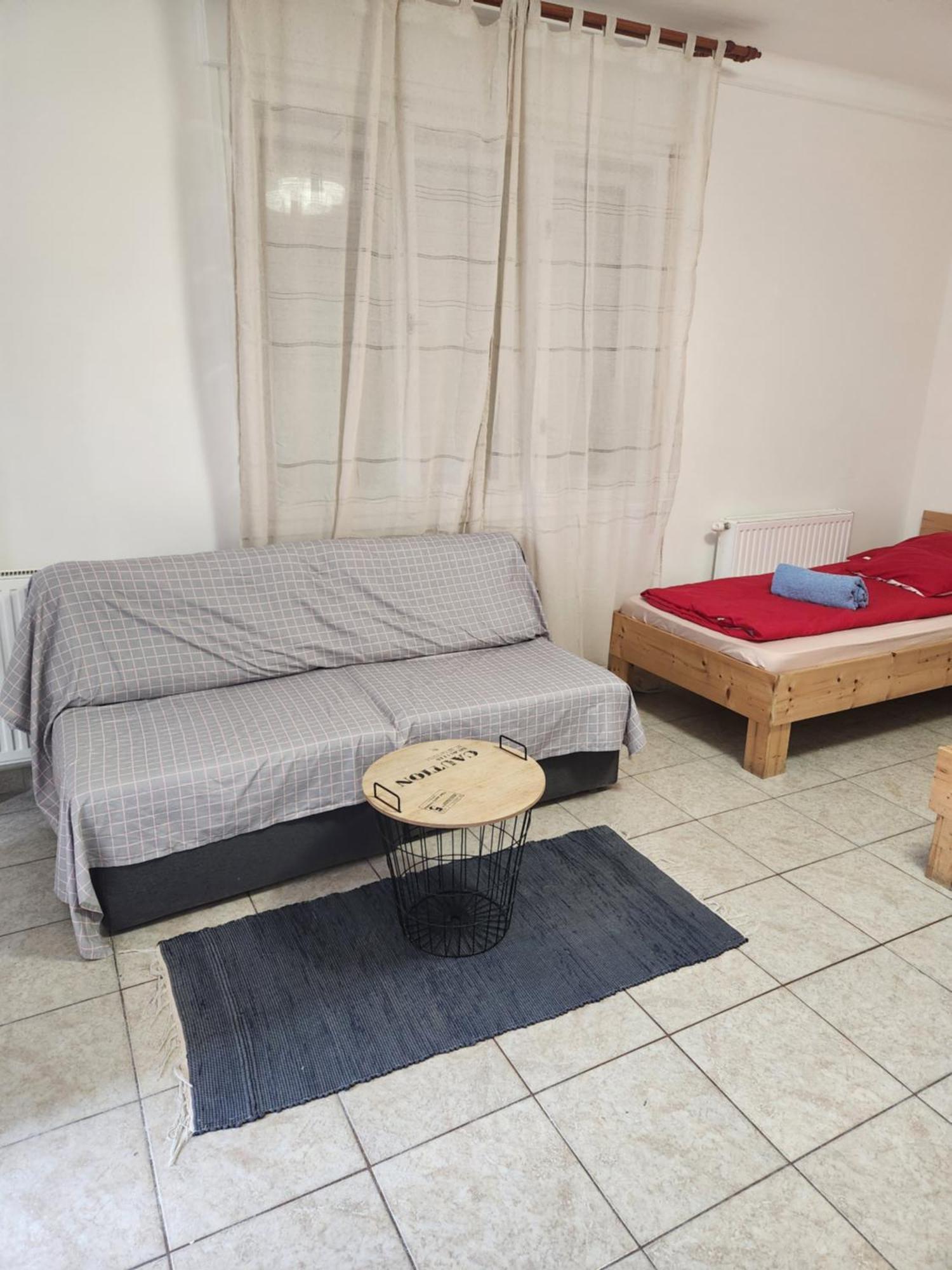 Orsi Apartman / Vendeghaz Kecskemet Luaran gambar