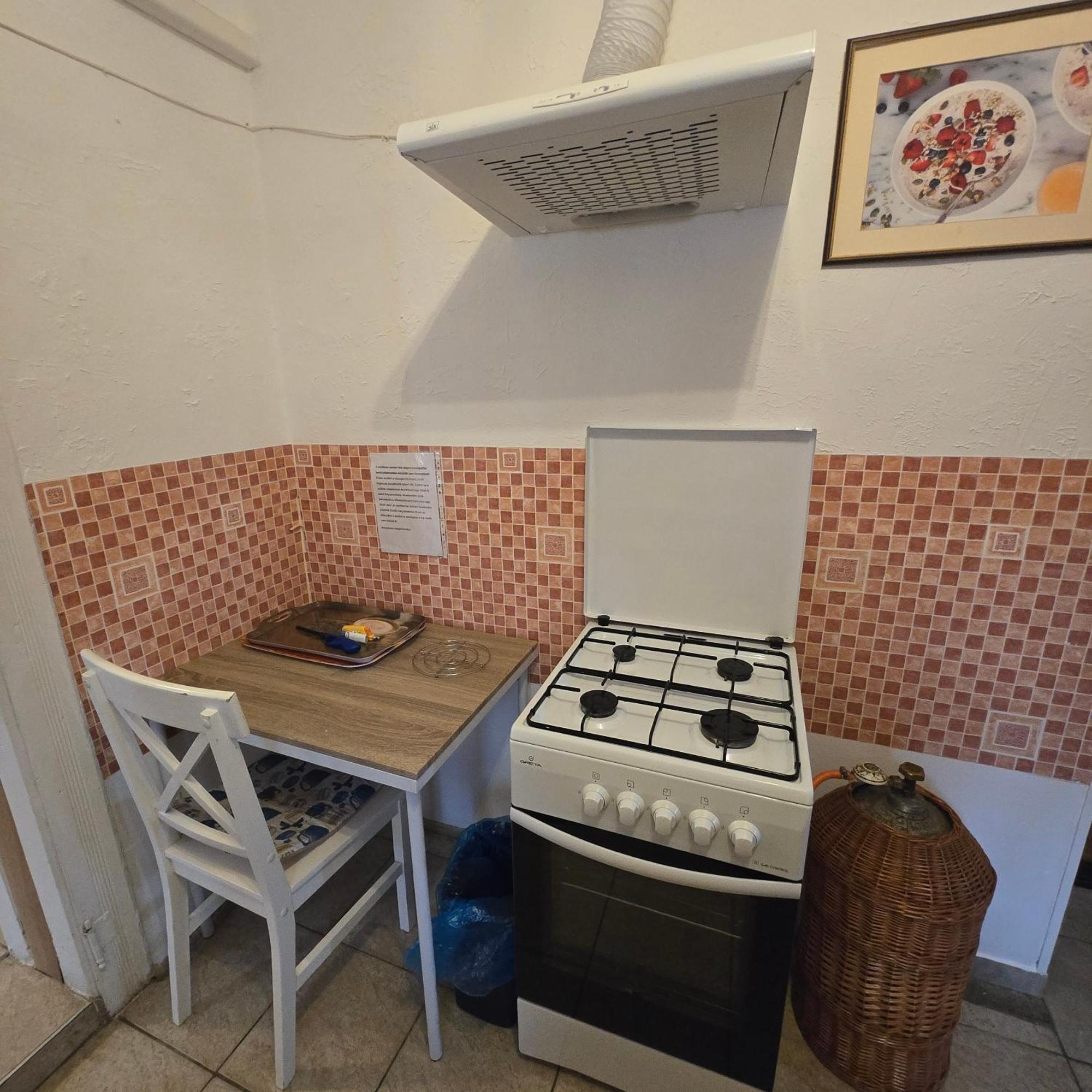 Orsi Apartman / Vendeghaz Kecskemet Luaran gambar