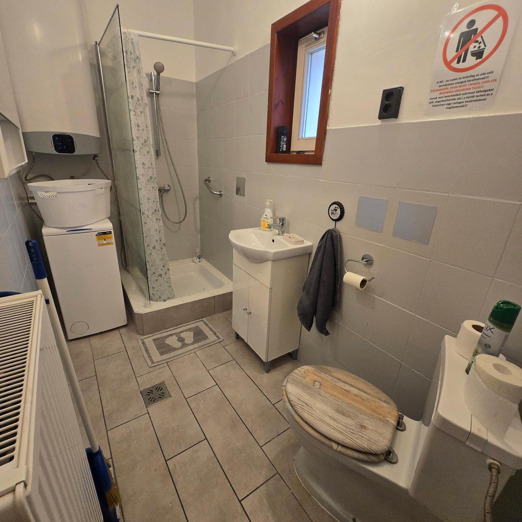 Orsi Apartman / Vendeghaz Kecskemet Luaran gambar
